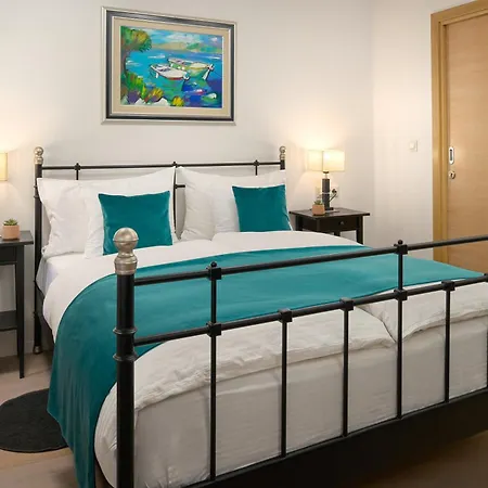 Split Old Town Luxury Rooms בית הארחה
